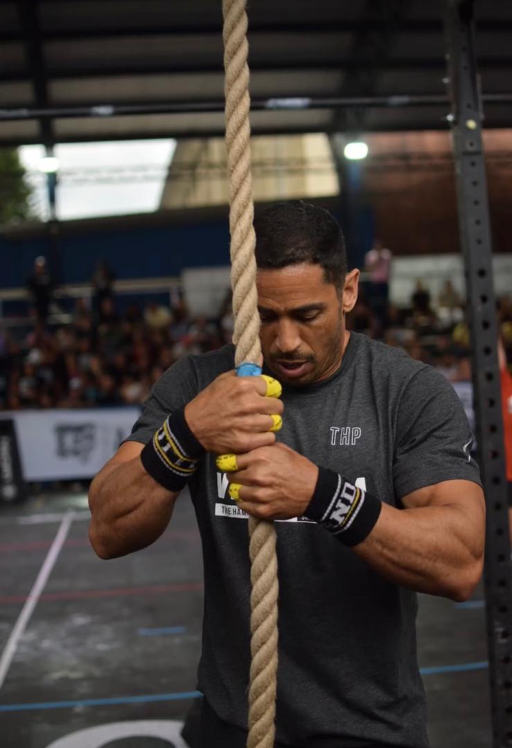Ernesto Albornoz entrenando con cuerda